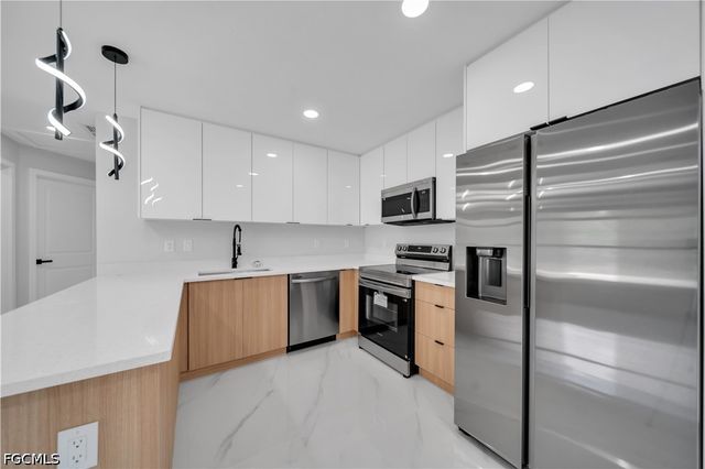 1042 Darlington ST, Lehigh Acres, FL 33974