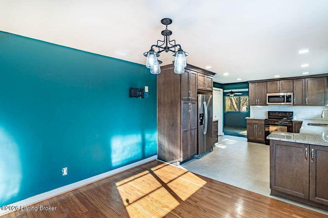 5739 Dorinda Dr, Louisville, KY 40258