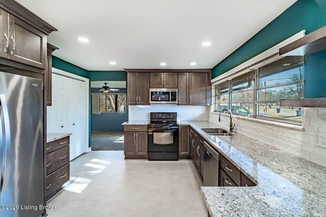 5739 Dorinda Dr, Louisville, KY 40258