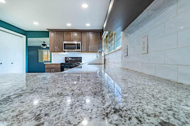 5739 Dorinda Dr, Louisville, KY 40258