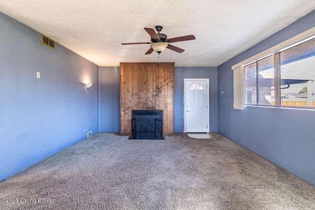 5739 Dorinda Dr, Louisville, KY 40258