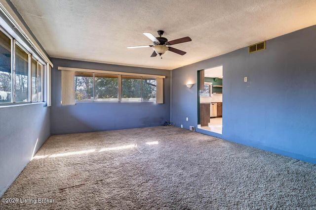 5739 Dorinda Dr, Louisville, KY 40258