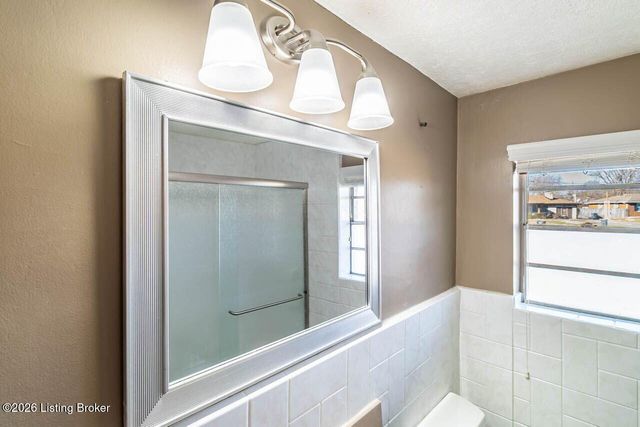 5739 Dorinda Dr, Louisville, KY 40258