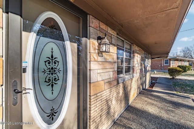 5739 Dorinda Dr, Louisville, KY 40258