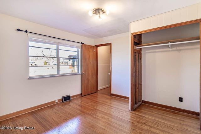 5739 Dorinda Dr, Louisville, KY 40258