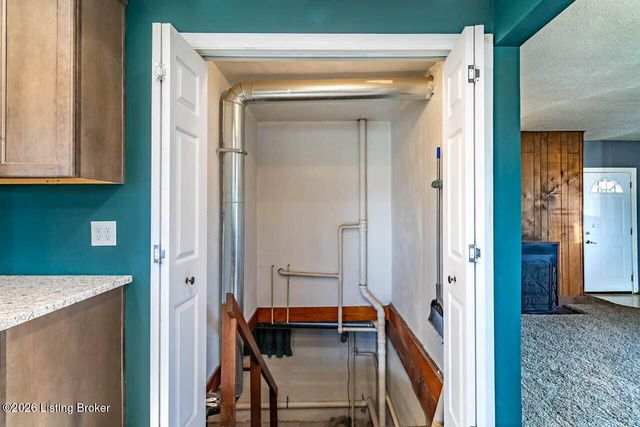 5739 Dorinda Dr, Louisville, KY 40258