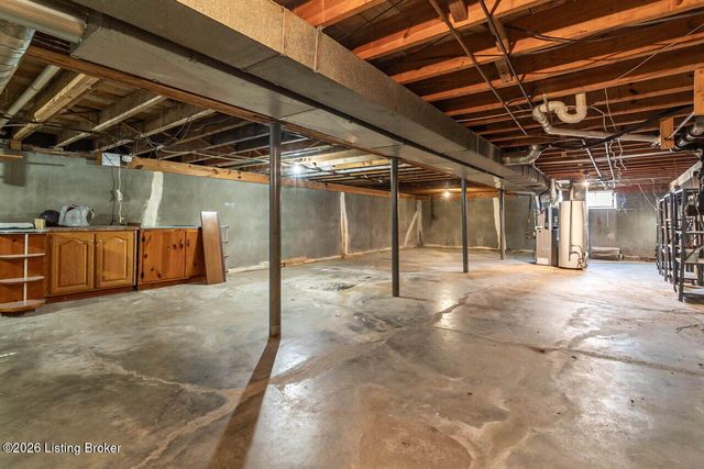 5739 Dorinda Dr, Louisville, KY 40258