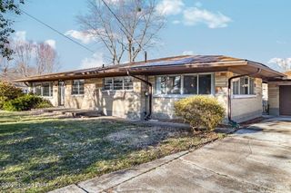 5739 Dorinda Dr, Louisville, KY 40258