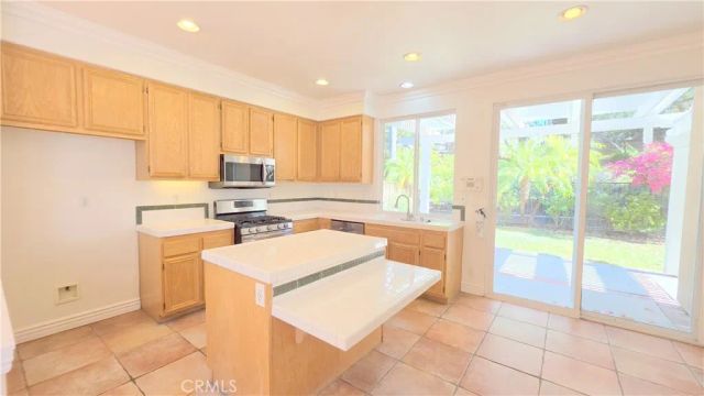 324 Lydia Lane, Corona, CA 92882