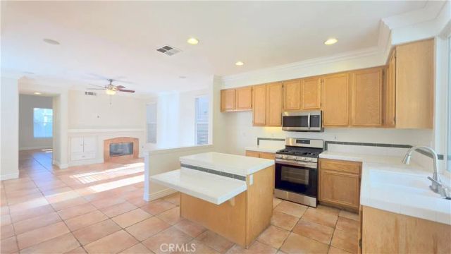 324 Lydia Lane, Corona, CA 92882