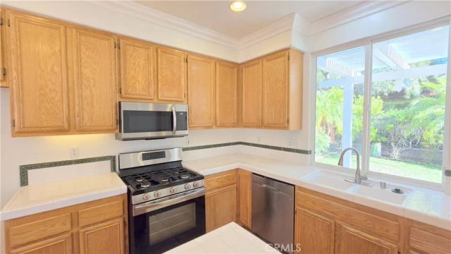 324 Lydia Lane, Corona, CA 92882