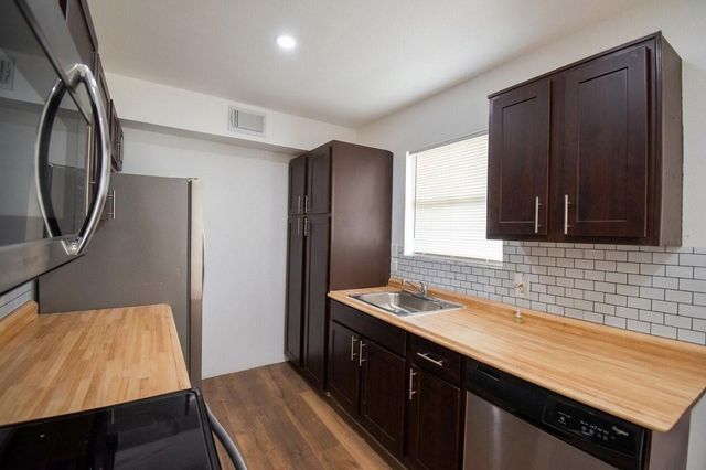 433 Sunset Drive 3, Dickinson, TX 77539