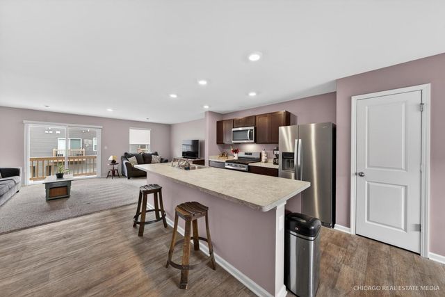 844 Briar Glen Court, Hampshire, IL 60140