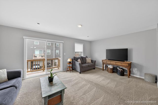 844 Briar Glen Court, Hampshire, IL 60140