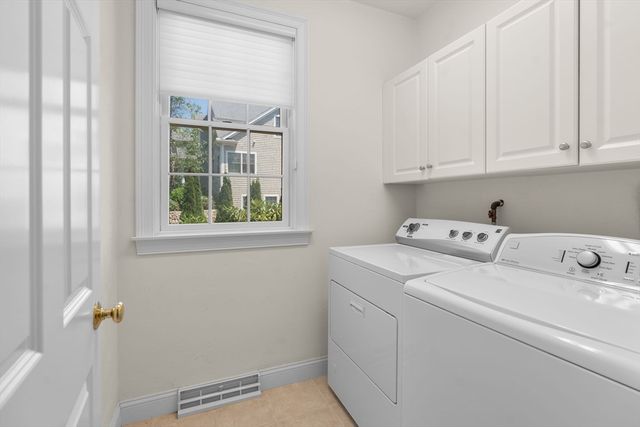 14 Glenneagle Dr, Mashpee, MA 02649