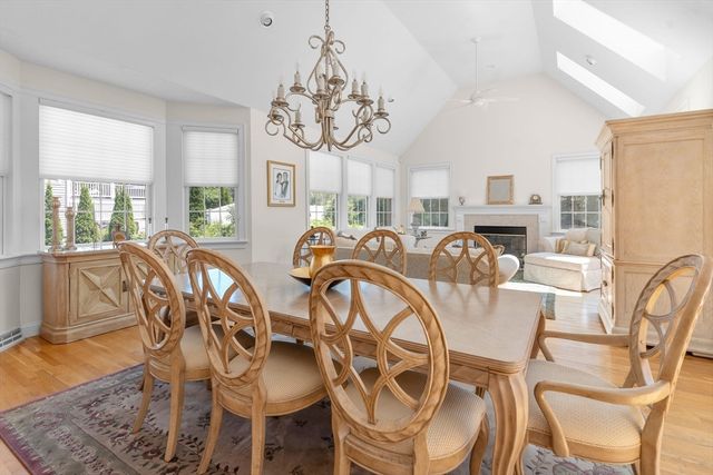 14 Glenneagle Dr, Mashpee, MA 02649