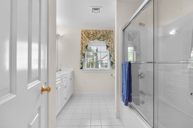 14 Glenneagle Dr, Mashpee, MA 02649