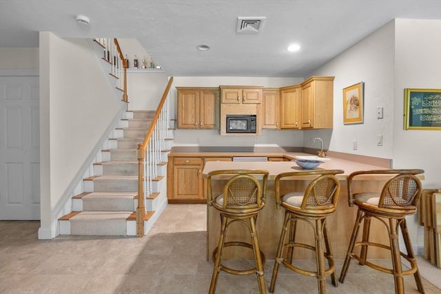 14 Glenneagle Dr, Mashpee, MA 02649