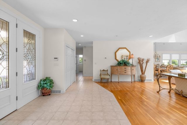 14 Glenneagle Dr, Mashpee, MA 02649