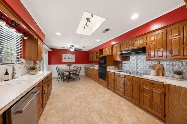105 Pueblo Circle, Waxahachie, TX 75165