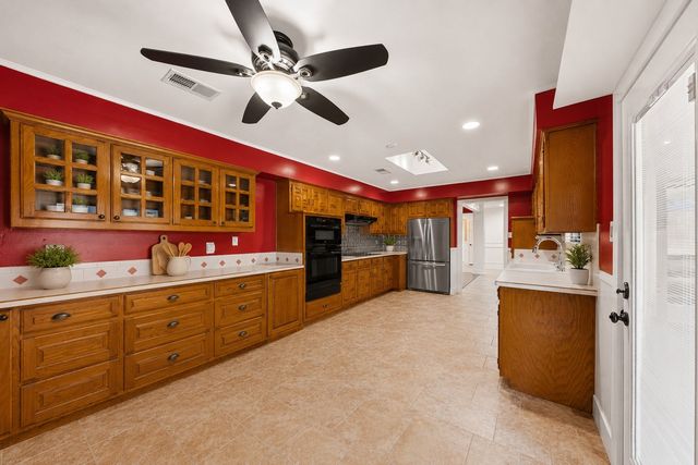 105 Pueblo Circle, Waxahachie, TX 75165