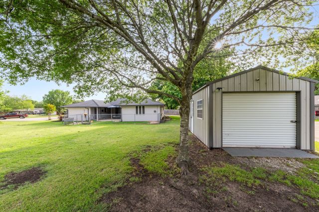 105 Pueblo Circle, Waxahachie, TX 75165