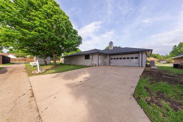 105 Pueblo Circle, Waxahachie, TX 75165