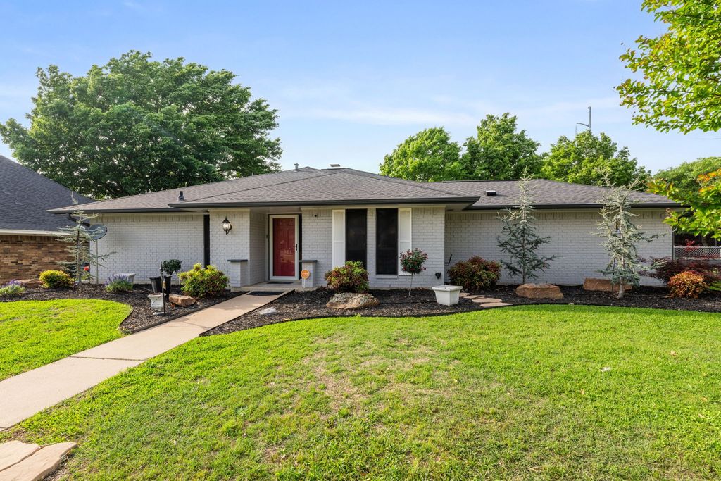 105 Pueblo Circle, Waxahachie, TX 75165