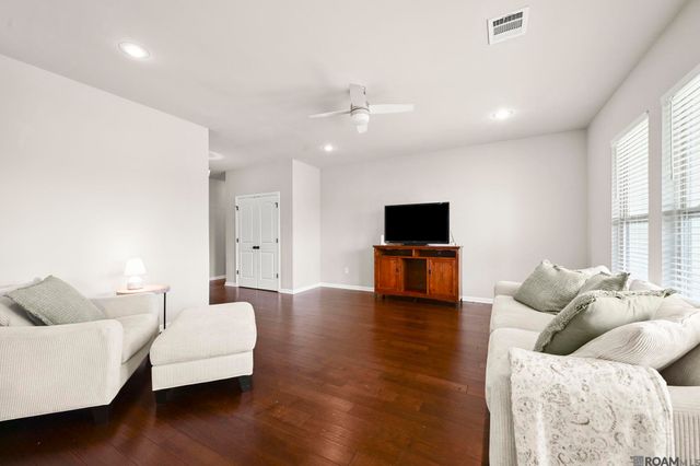 1945 Willow Bend Rd, St Gabriel, LA 70776