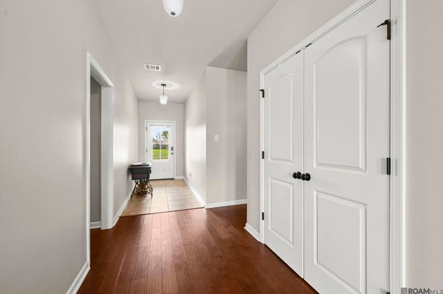 1945 Willow Bend Rd, St Gabriel, LA 70776