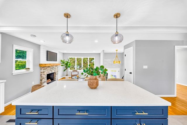 9 Valerie Ave, Billerica, MA 01821