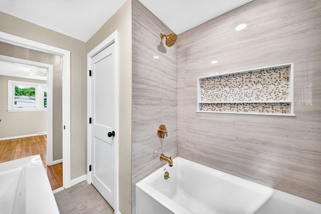 9 Valerie Ave, Billerica, MA 01821