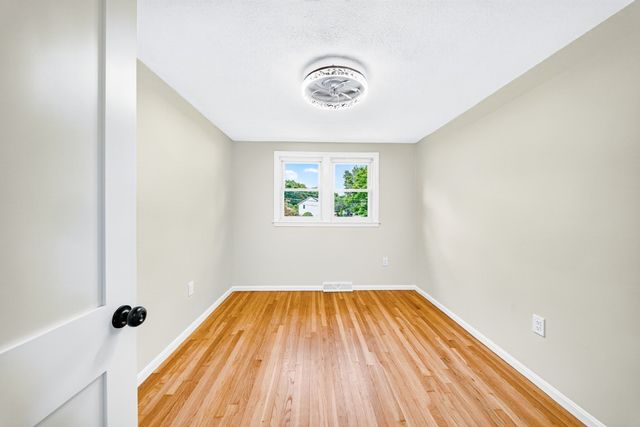 9 Valerie Ave, Billerica, MA 01821