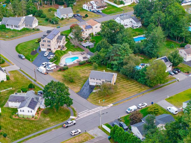 9 Valerie Ave, Billerica, MA 01821
