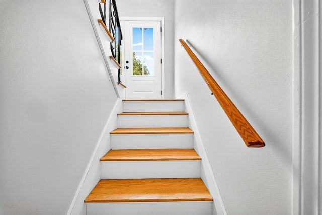 9 Valerie Ave, Billerica, MA 01821