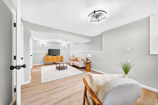 9 Valerie Ave, Billerica, MA 01821