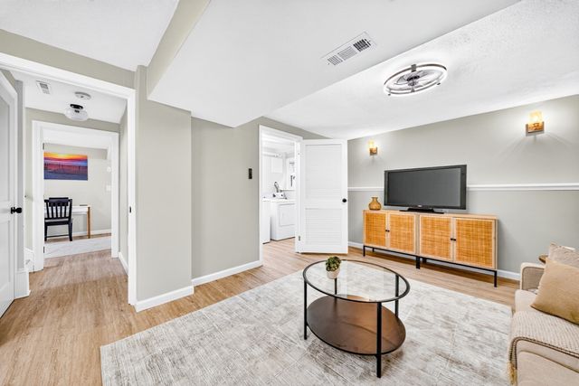9 Valerie Ave, Billerica, MA 01821
