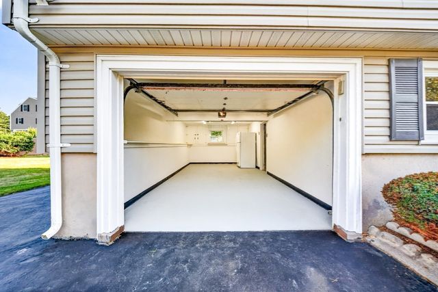 9 Valerie Ave, Billerica, MA 01821