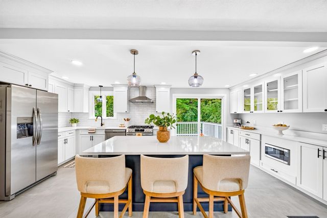 9 Valerie Ave, Billerica, MA 01821