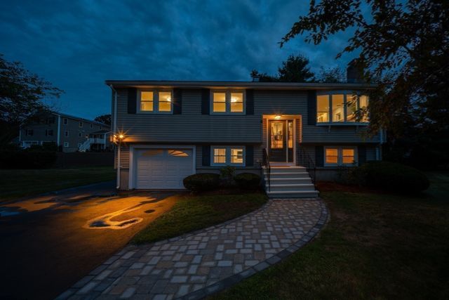 9 Valerie Ave, Billerica, MA 01821