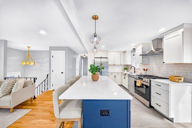 9 Valerie Ave, Billerica, MA 01821