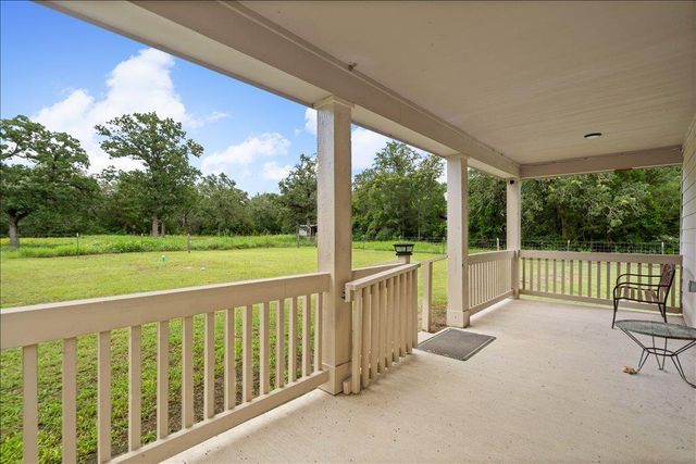 608 Whistleville RD, Flatonia, TX 78941