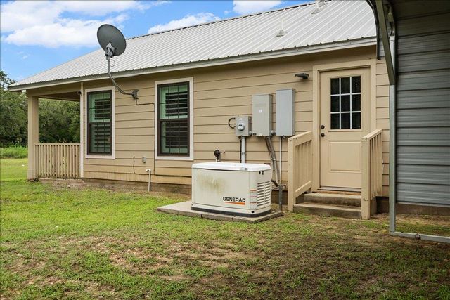 608 Whistleville RD, Flatonia, TX 78941
