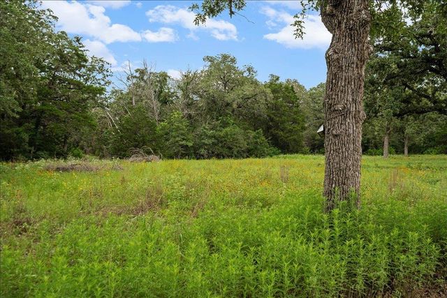 608 Whistleville RD, Flatonia, TX 78941
