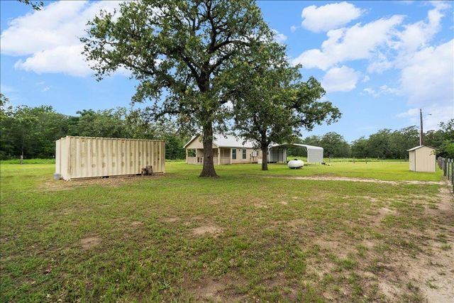 608 Whistleville RD, Flatonia, TX 78941