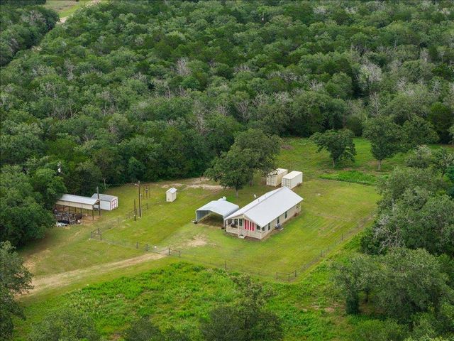 608 Whistleville RD, Flatonia, TX 78941