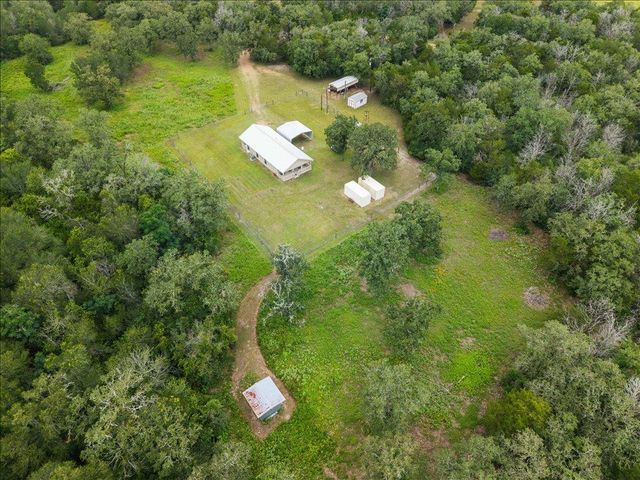 608 Whistleville RD, Flatonia, TX 78941