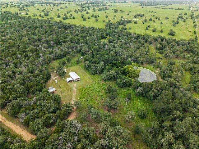 608 Whistleville RD, Flatonia, TX 78941