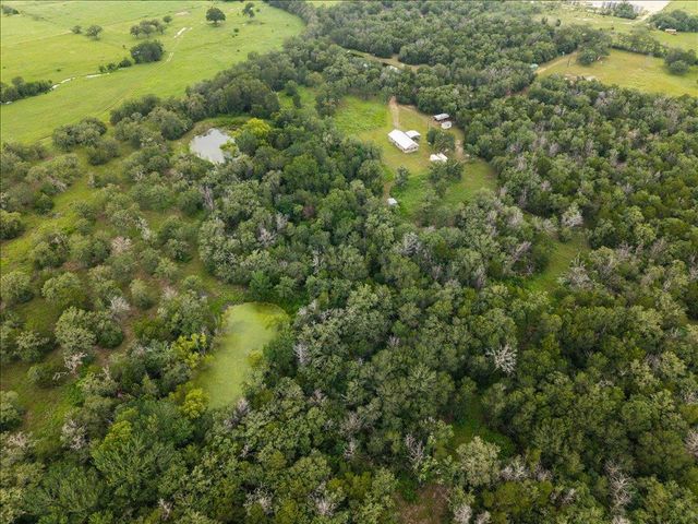 608 Whistleville RD, Flatonia, TX 78941