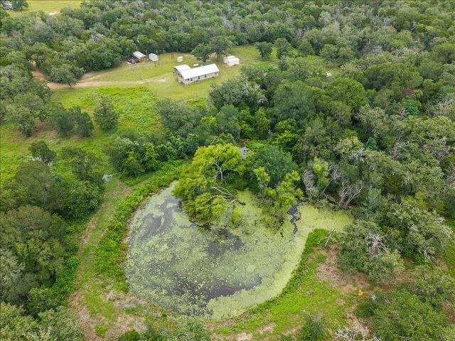 608 Whistleville RD, Flatonia, TX 78941